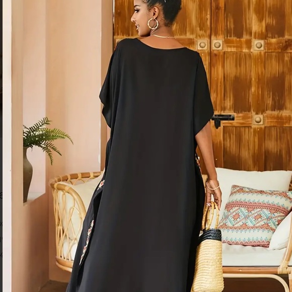 Embroidered caftan - Picture 3 of 4